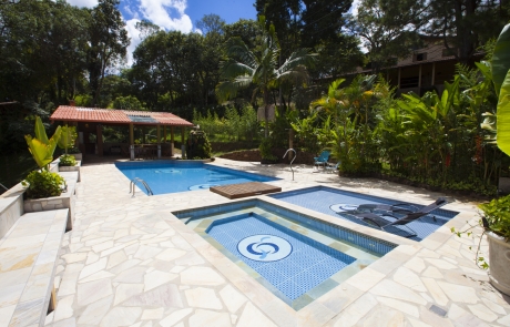 Cochicho-CasaCabana-Piscina-Jacuzzi1