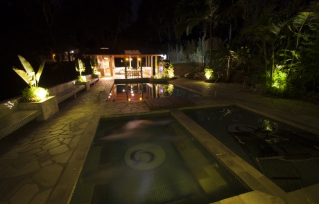 Cochicho-CasaCabana-Piscina-Noite